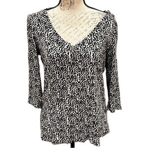 NICOLE Miller v neck top size L